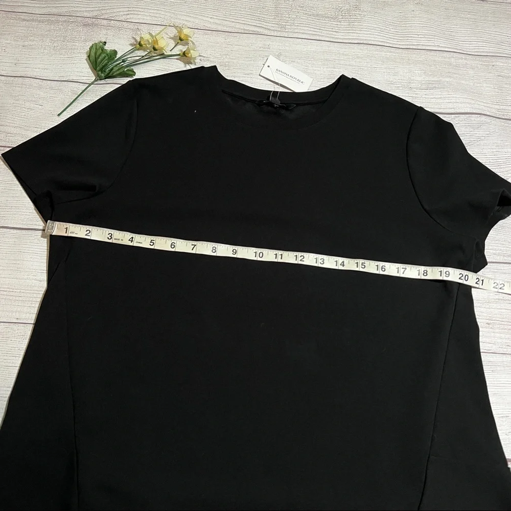 Banana Republic Crew Neck Short Sleeve Panel Detail Top - Picture 9 of 11